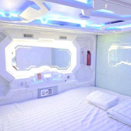 Capsule Riverside Хошимин Экстерьер фото